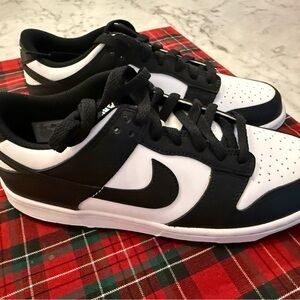 Nike Dunk Low (GS) 🐼